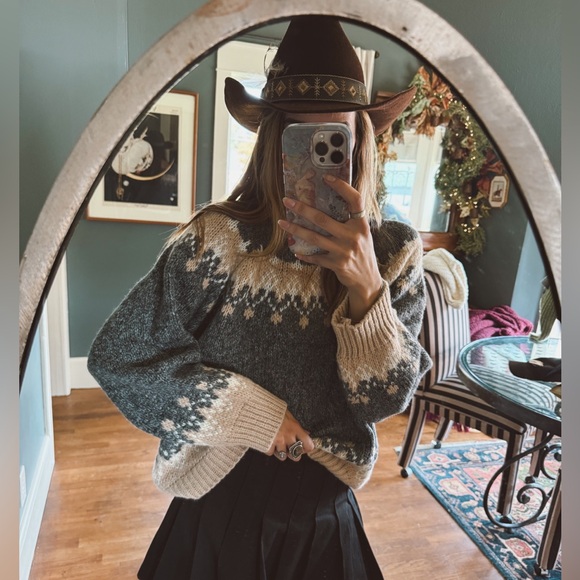 HandMade hand crafted Sweater Nordic Fair Isle square neck Gray ivory Sz large - Picture 2 of 9